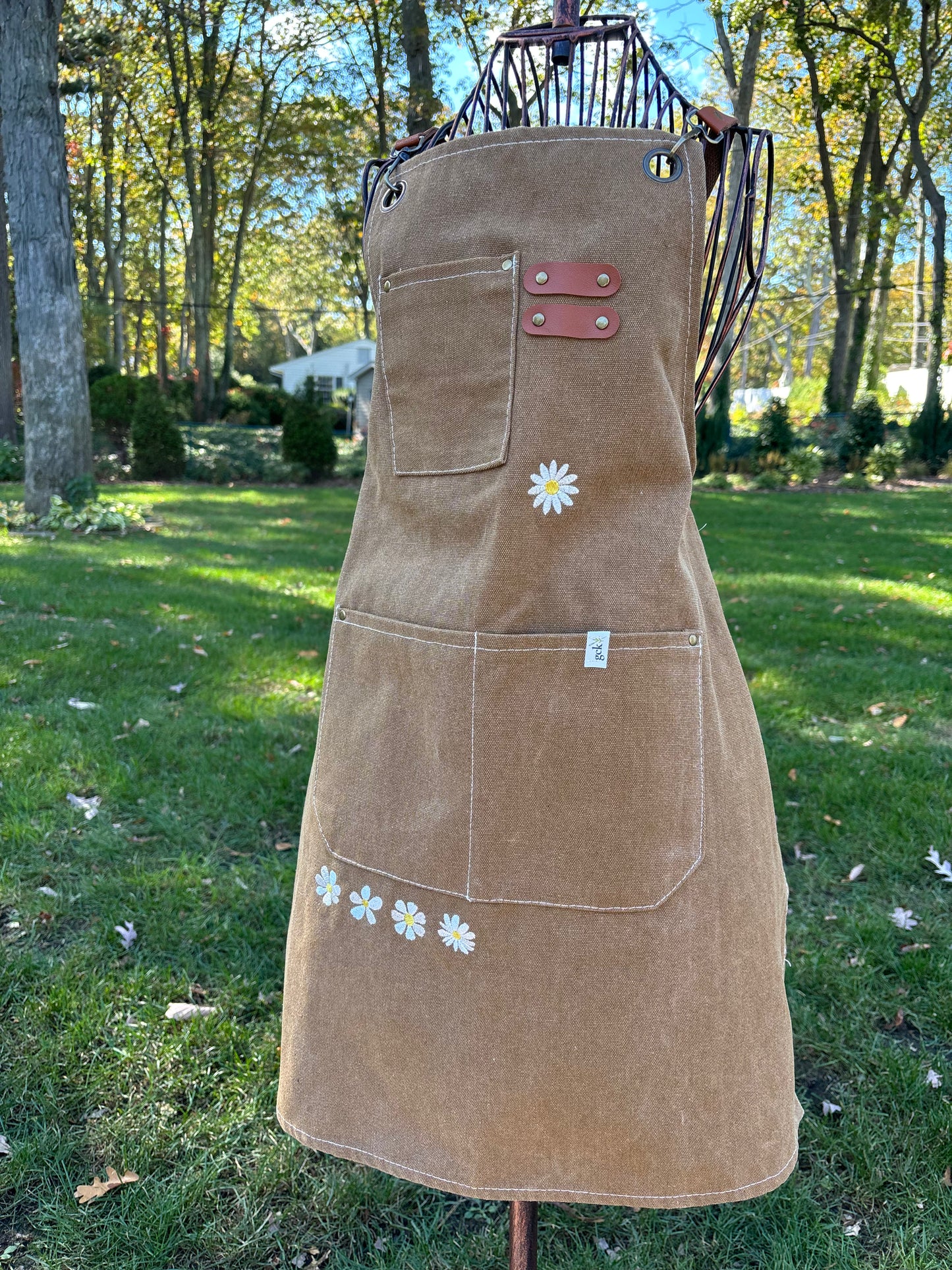 daisy apron