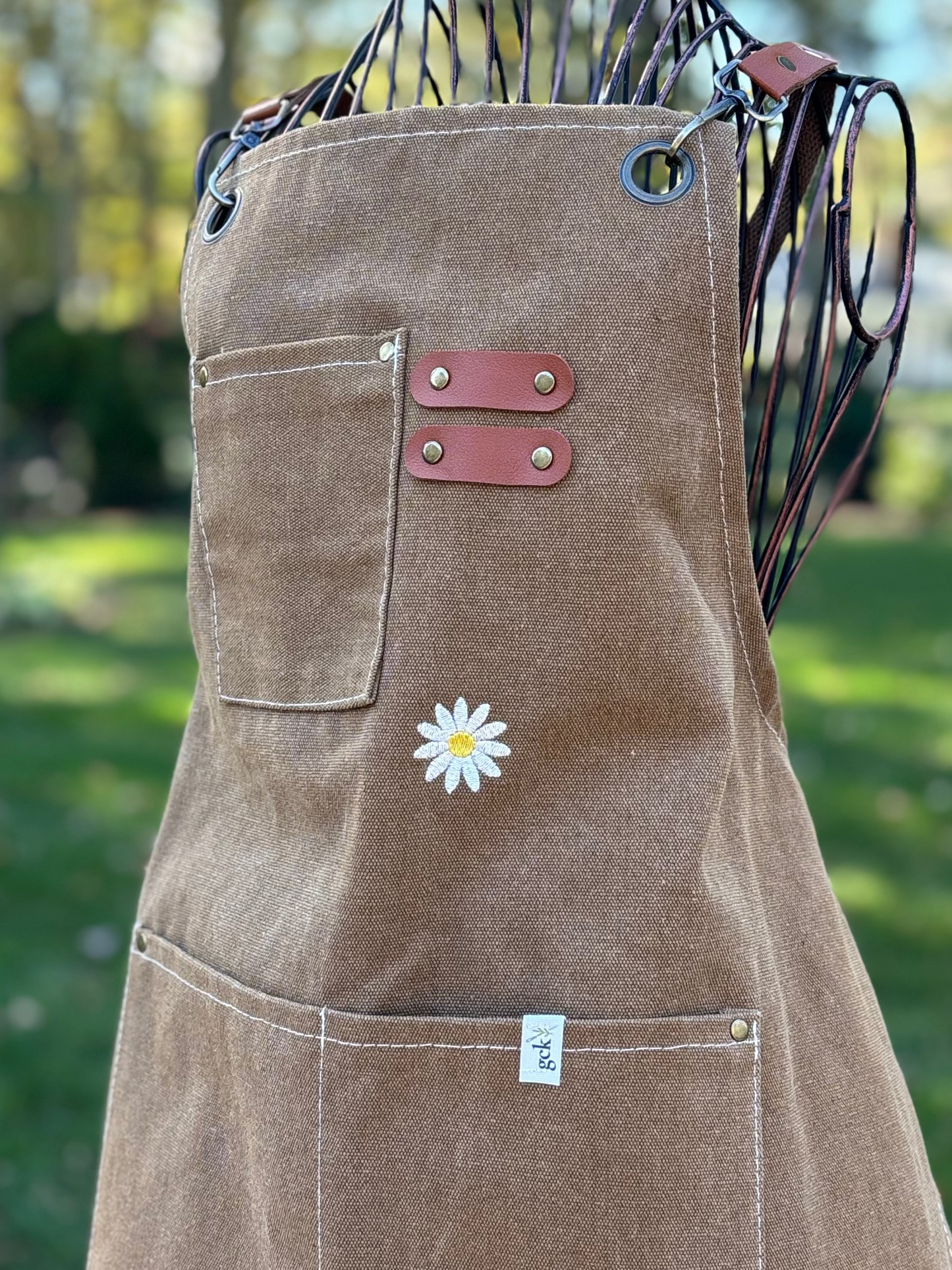 daisy apron